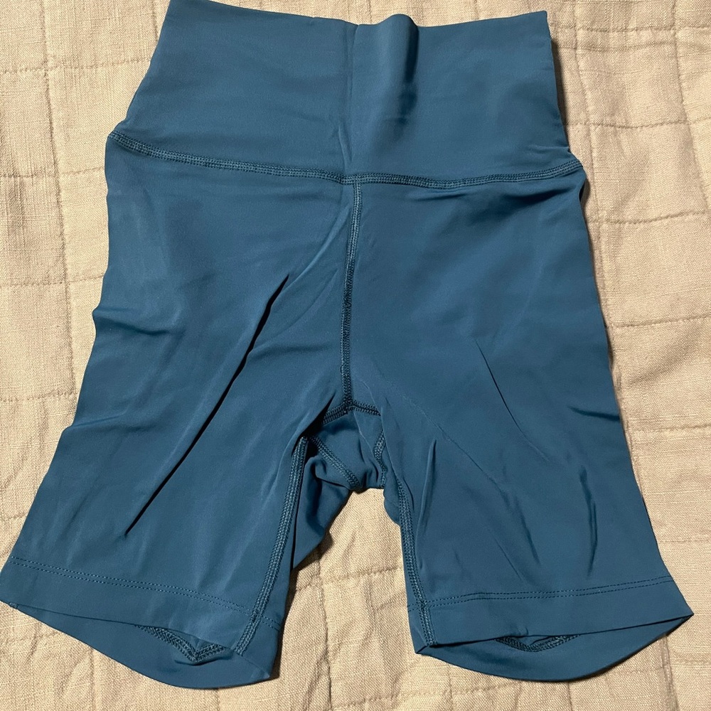 Outdoor Voices Lightform 7” Short